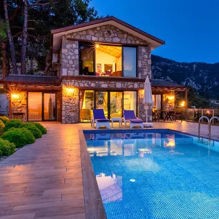 Mika Villa *